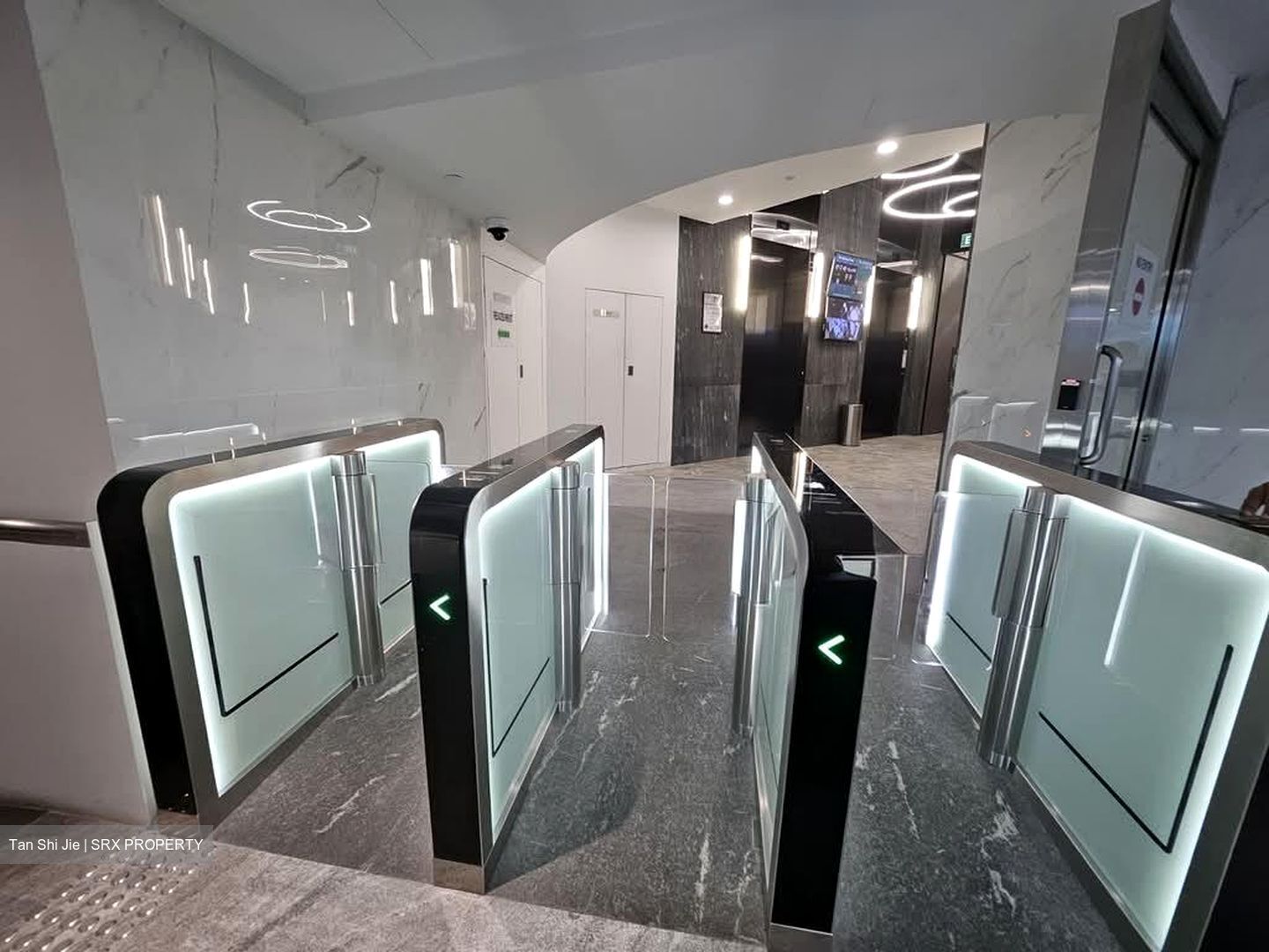 Hub Synergy Point (D2), Office #588169141